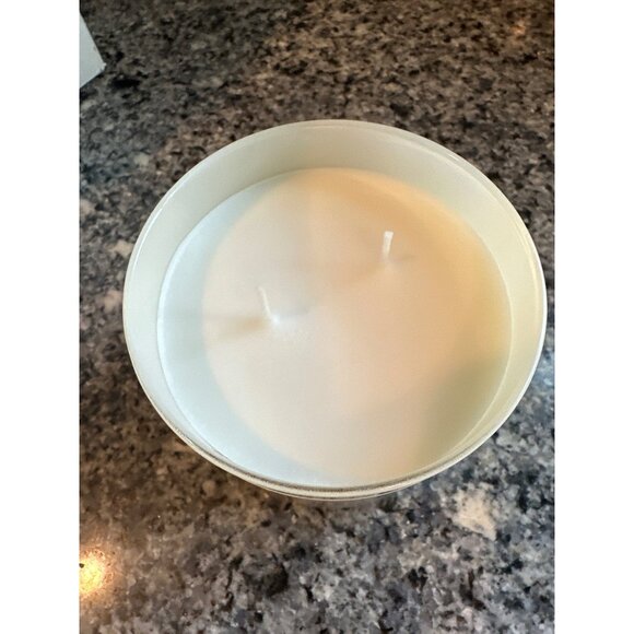 Leoben Company Jasmine Santal Candle 17 Ounces 2 Wick Soy Wax Blend Fragrance - Picture 4 of 5